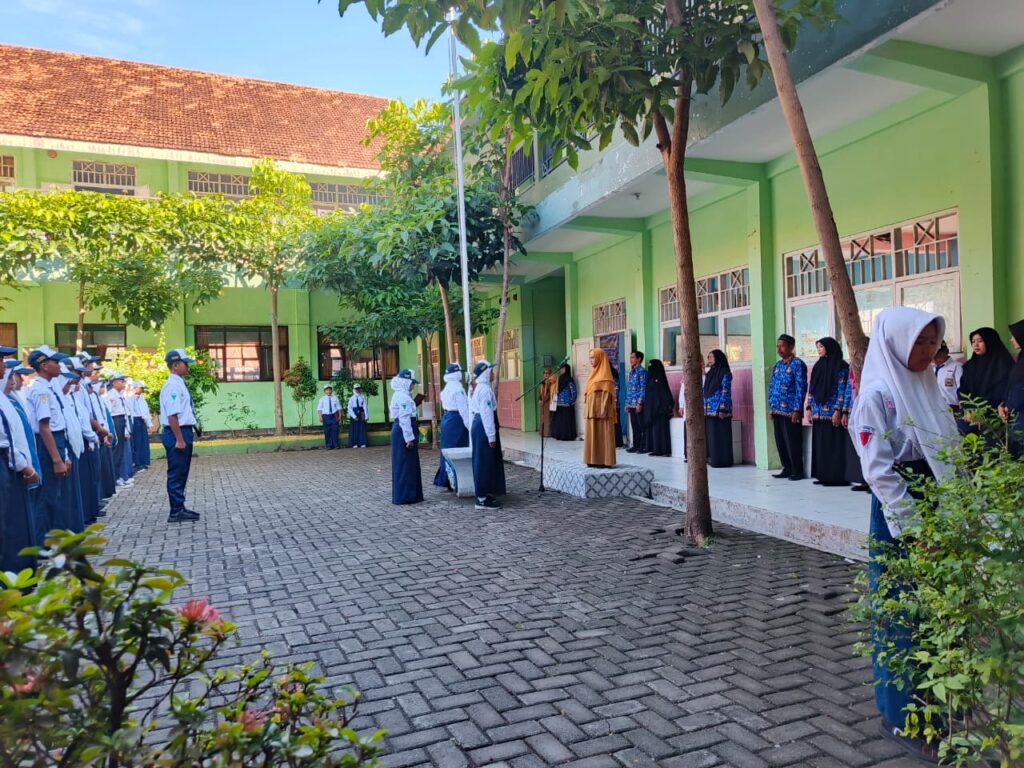 Upacara Bendera Rutin Tahun 2025